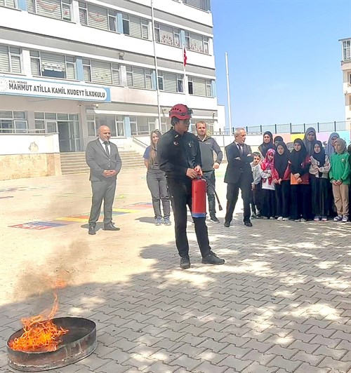 Beşyüzevler Yatılı Kız Kur’an Kursunda Temel Yangın Eğitimi verilmiştir.