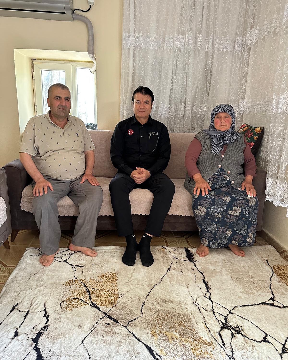 İl Müdürümüz Sayın Ahmet ONGUN Aziz Şehidimiz Sabri KORKMAZ’ın kıymetli annesi Sayın Selver KORKMAZ’ı ziyaret etti. 